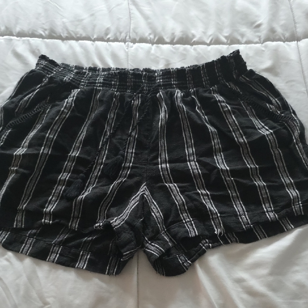 Briggs New York Black and White Striped Women Shorts